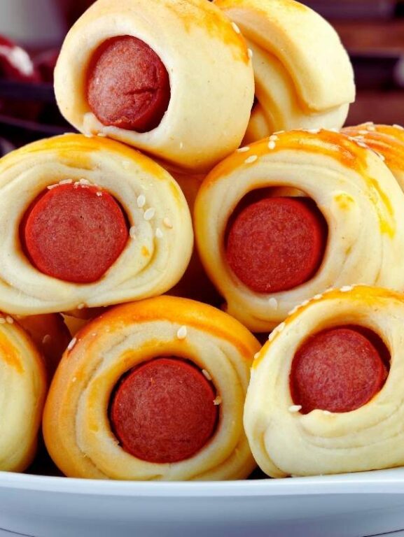 Enroladinho de salsicha com 3 ingredientes!