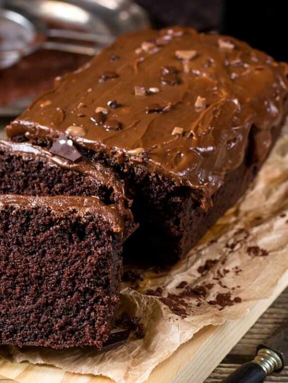Esse Bolo de Chocolate Quente Molhadinho é Para Comer de Colher (Receita Infalível)